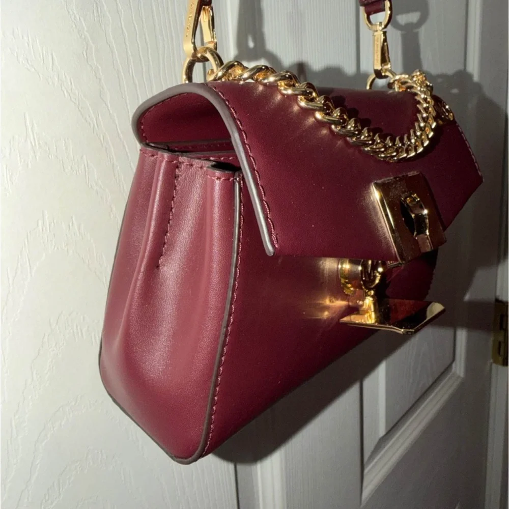✨Gorgeous Michael Kors Lita Crossbody✨ - Picture 3 of 7